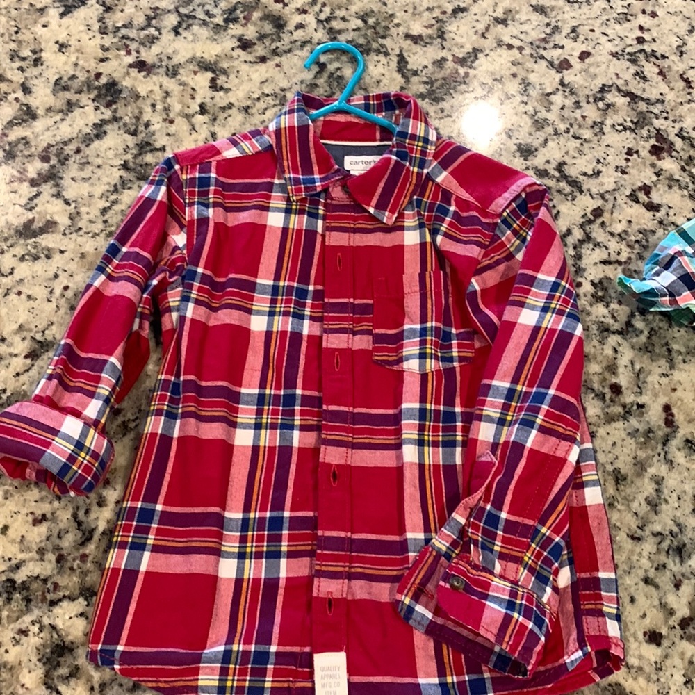 Set of 2 Carters shirts.  4T